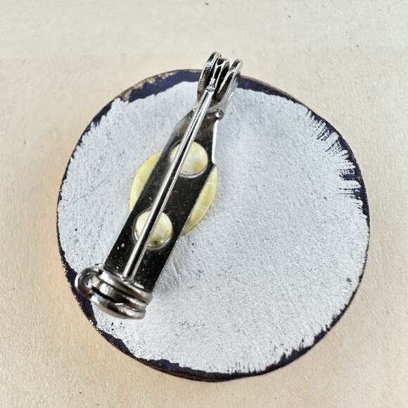 Vintage Ceramic White Cat Face Brooch Hand Painted Cameo Portrait Kitsch Kawaii - Picture 3 of 3